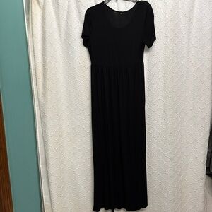 Short sleeve maxi dress w pockets size large